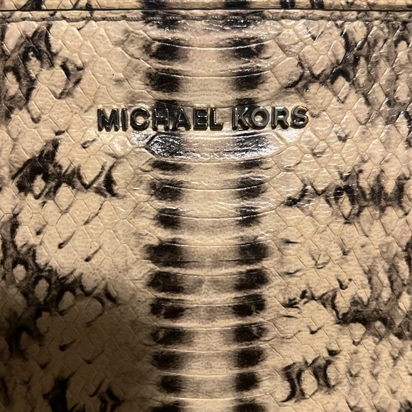 Michael Kors Crossbody - Picture 2 of 6